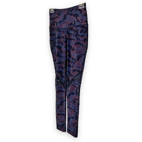 Splits 59 Purple Blue Camo Leggings 7/8 Length Mesh Cut Out Women’s Size Small S - Picture 3 of 9